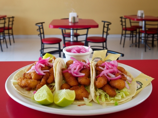 Tacos de pescado empanizado